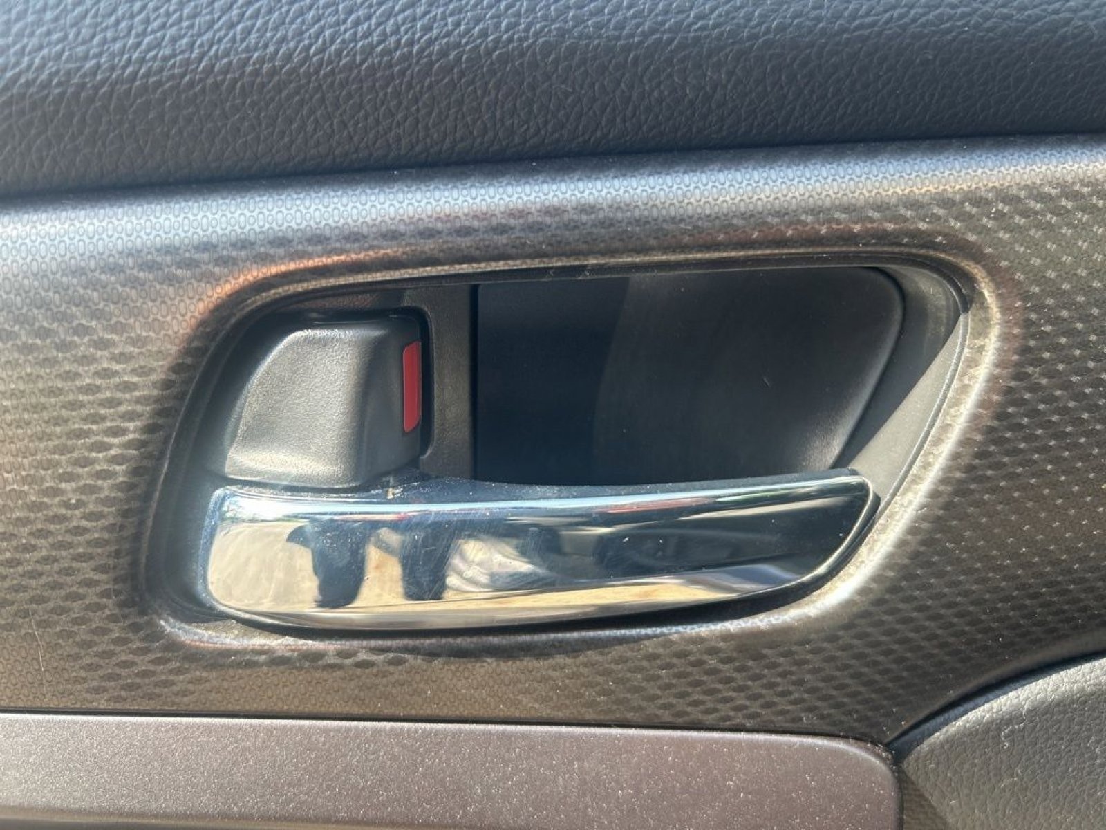 Used 2017 Honda Accord EX image 10