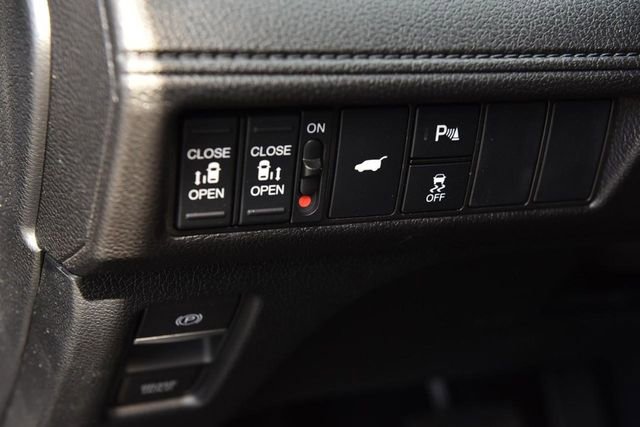 New 2026 Honda Odyssey Touring image 11