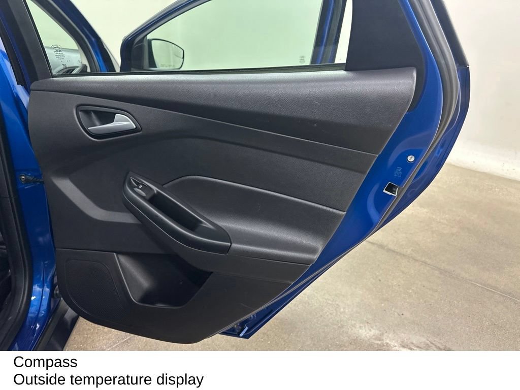 Used 2018 Ford Focus SE w/ SE Appearance Package FWD image 25