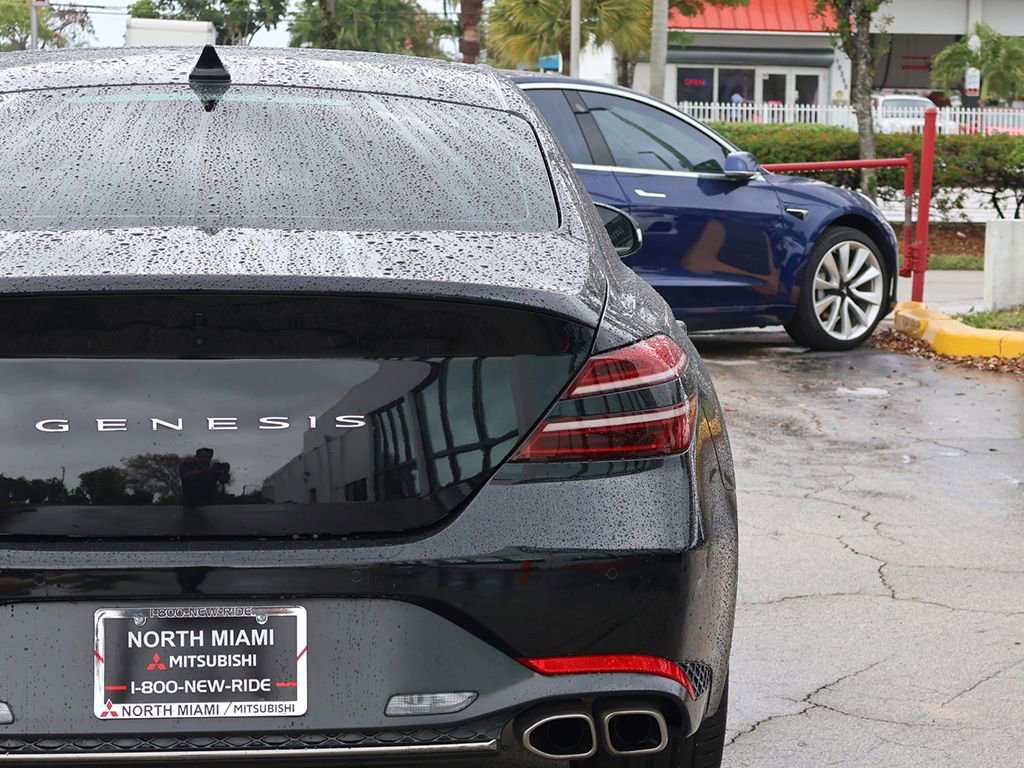 Used 2023 Genesis G70 2.0T w/ Sport Prestige Package RWD image 17