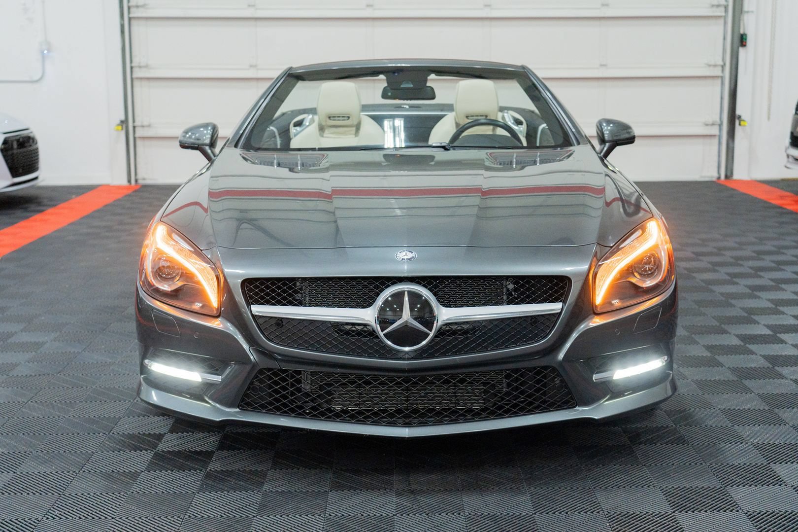 Used 2013 Mercedes-Benz SL 550 image 2
