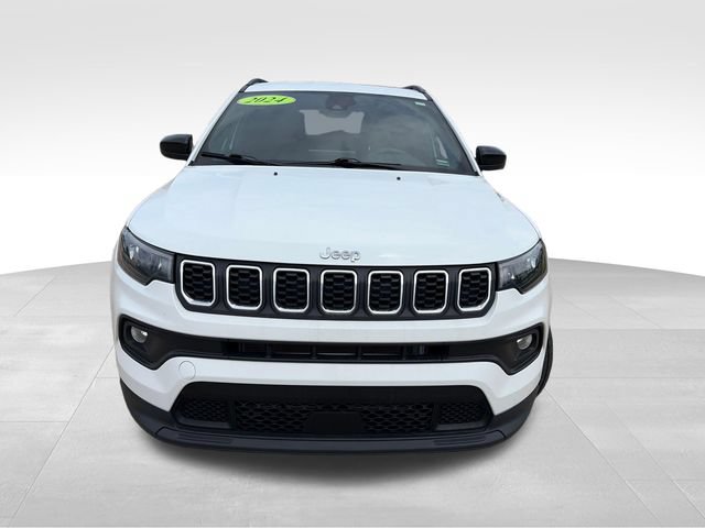 Used 2024 Jeep Compass Latitude AWD/4WD image 13
