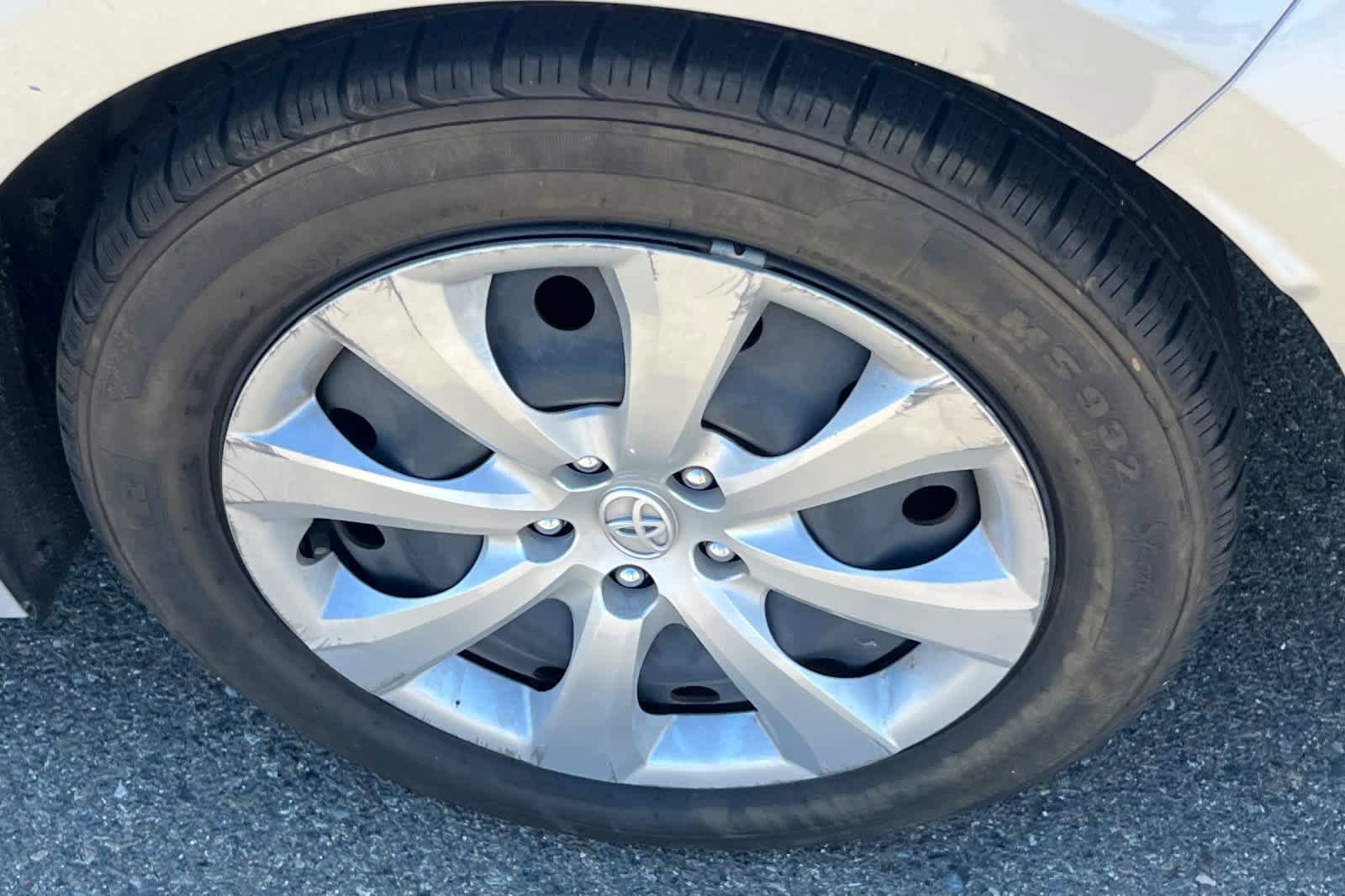 Used 2021 Toyota Corolla LE FWD image 22