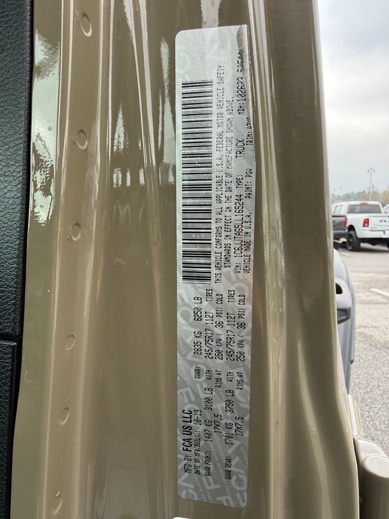 Used 2020 Jeep Gladiator Sport image 26