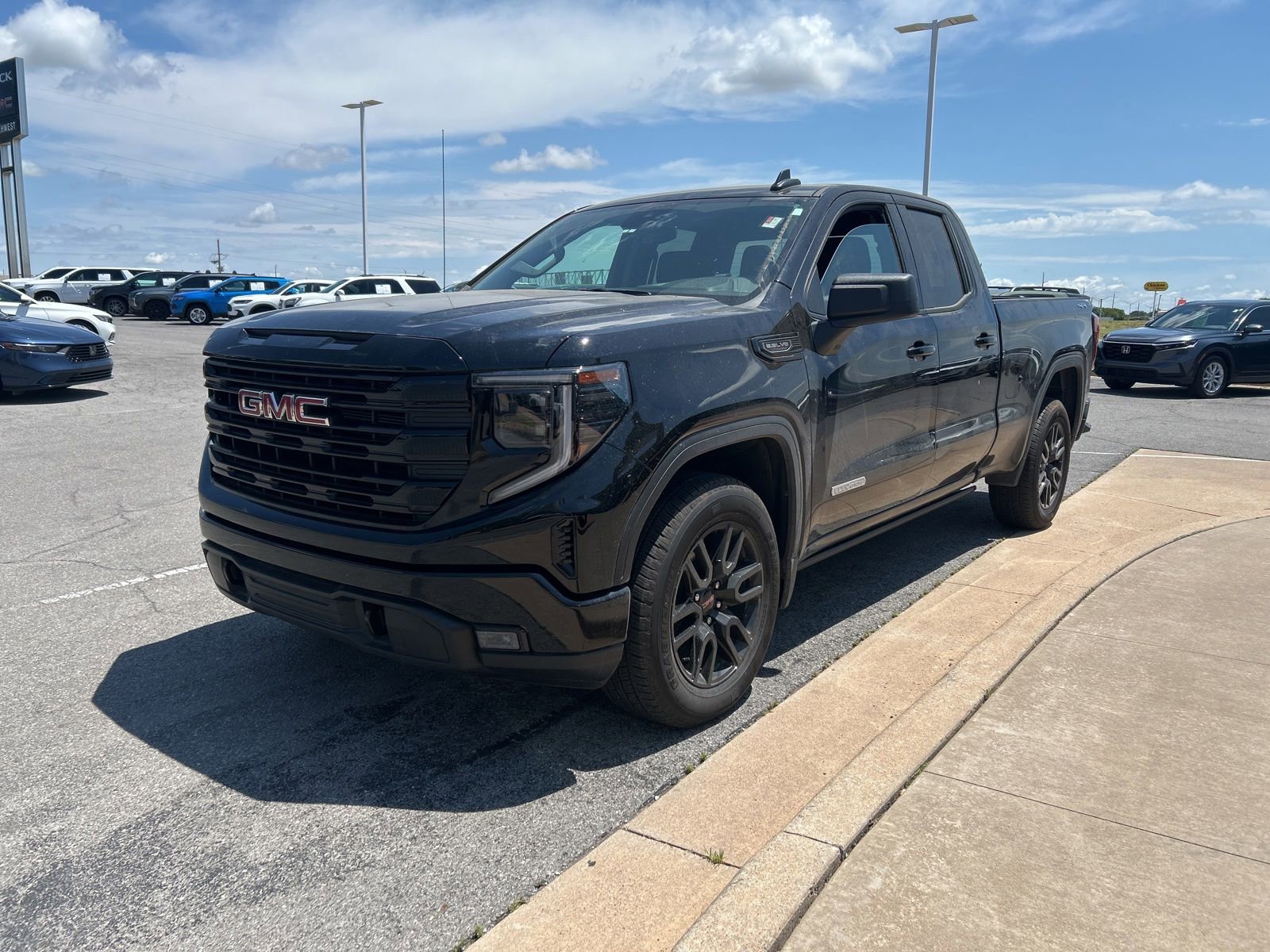 Used 2025 GMC Sierra 1500 Elevation