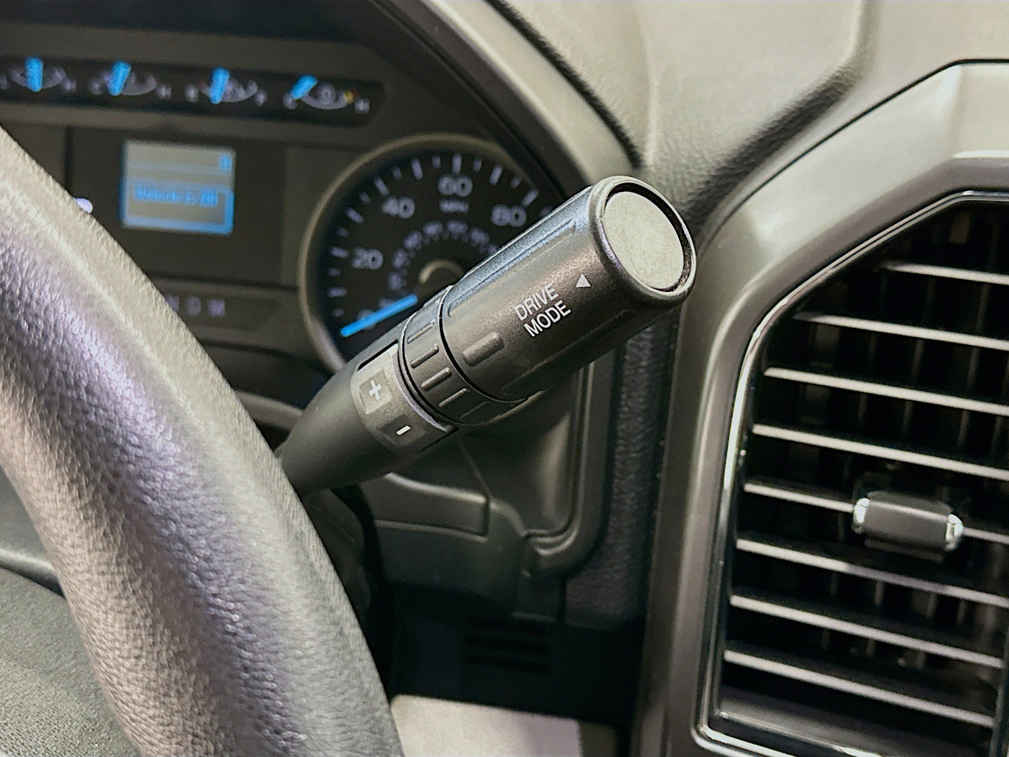 Used 2020 Ford F150 XLT image 25