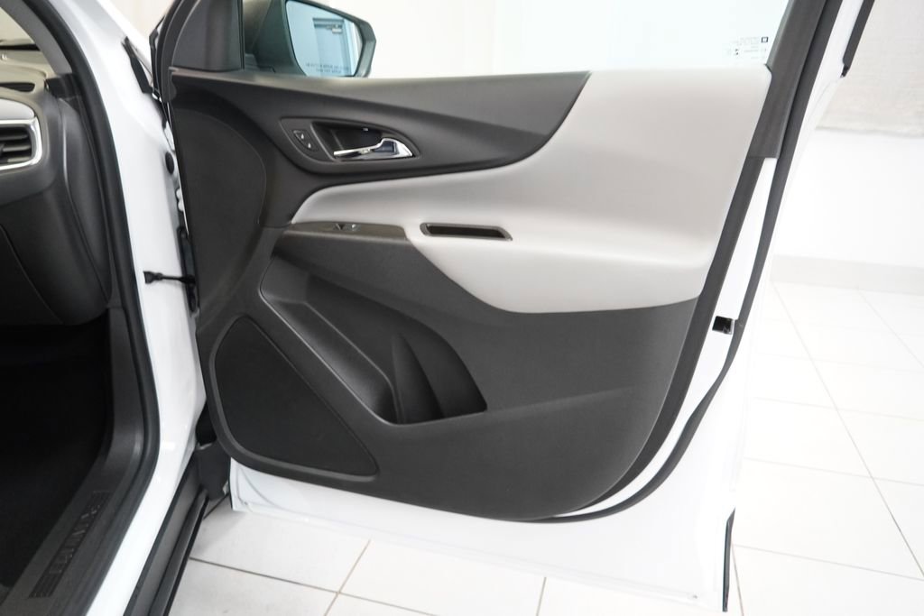 Used 2023 Chevrolet Equinox LS w/ LS Convenience Package image 12