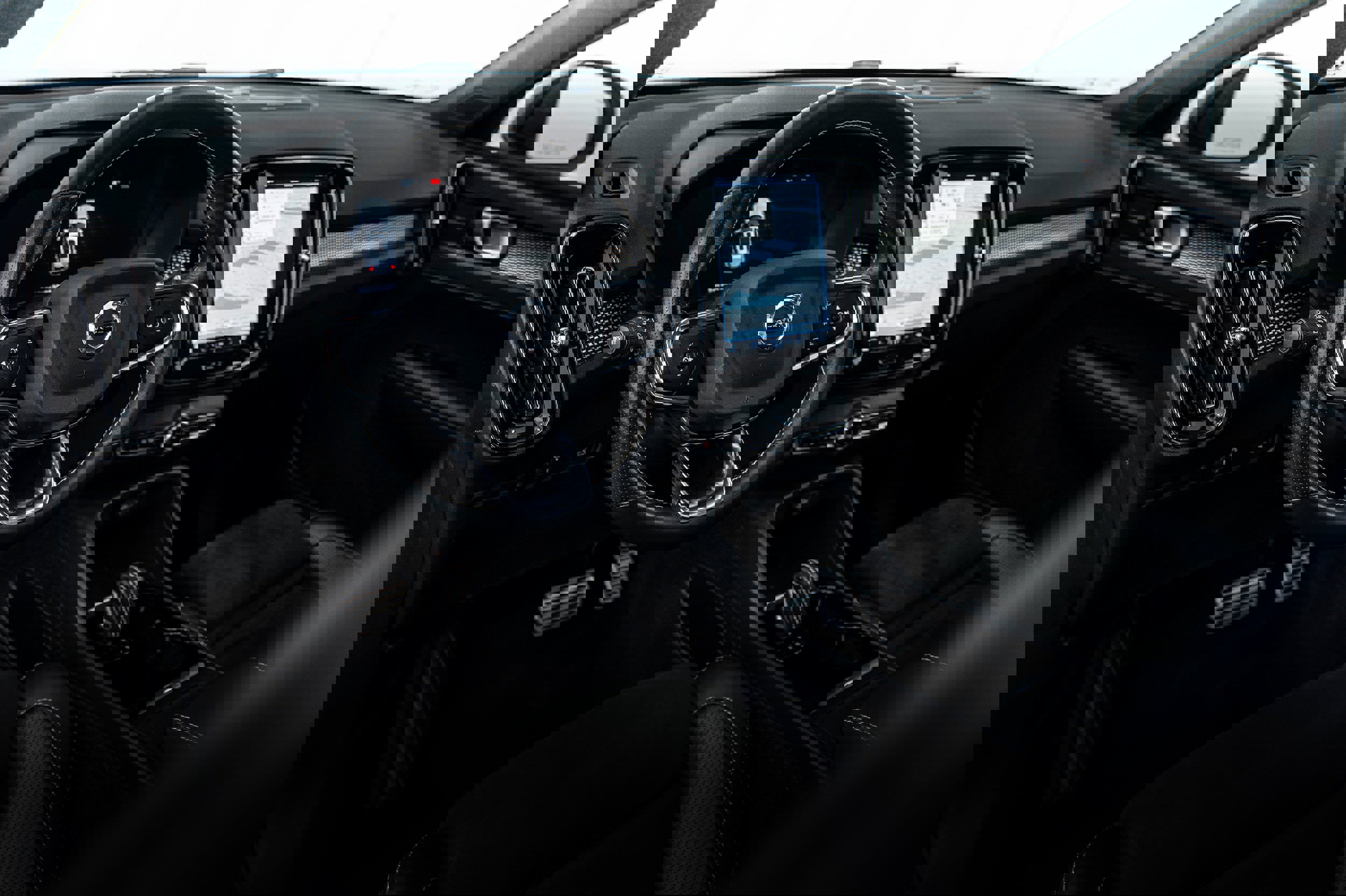 Used 2021 Volvo XC40 P8 Recharge image 8