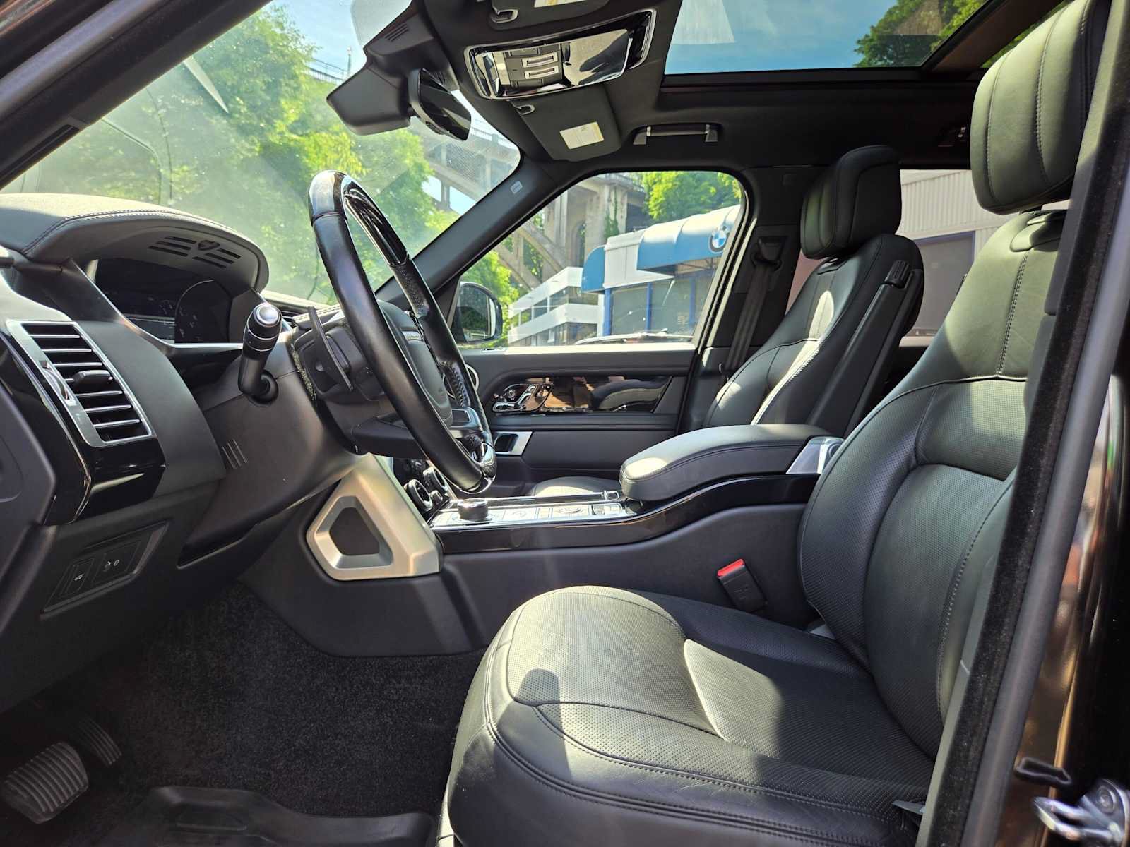 Used 2019 Land Rover Range Rover Supercharged AWD/4WD image 22