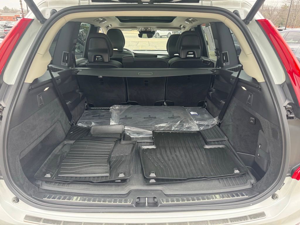 Used 2022 Volvo XC90 T6 Momentum w/ Advanced Package image 32