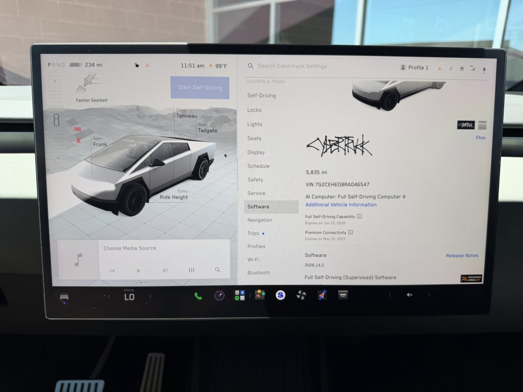 Used 2024 Tesla Cybertruck AWD Crew Cab image 26