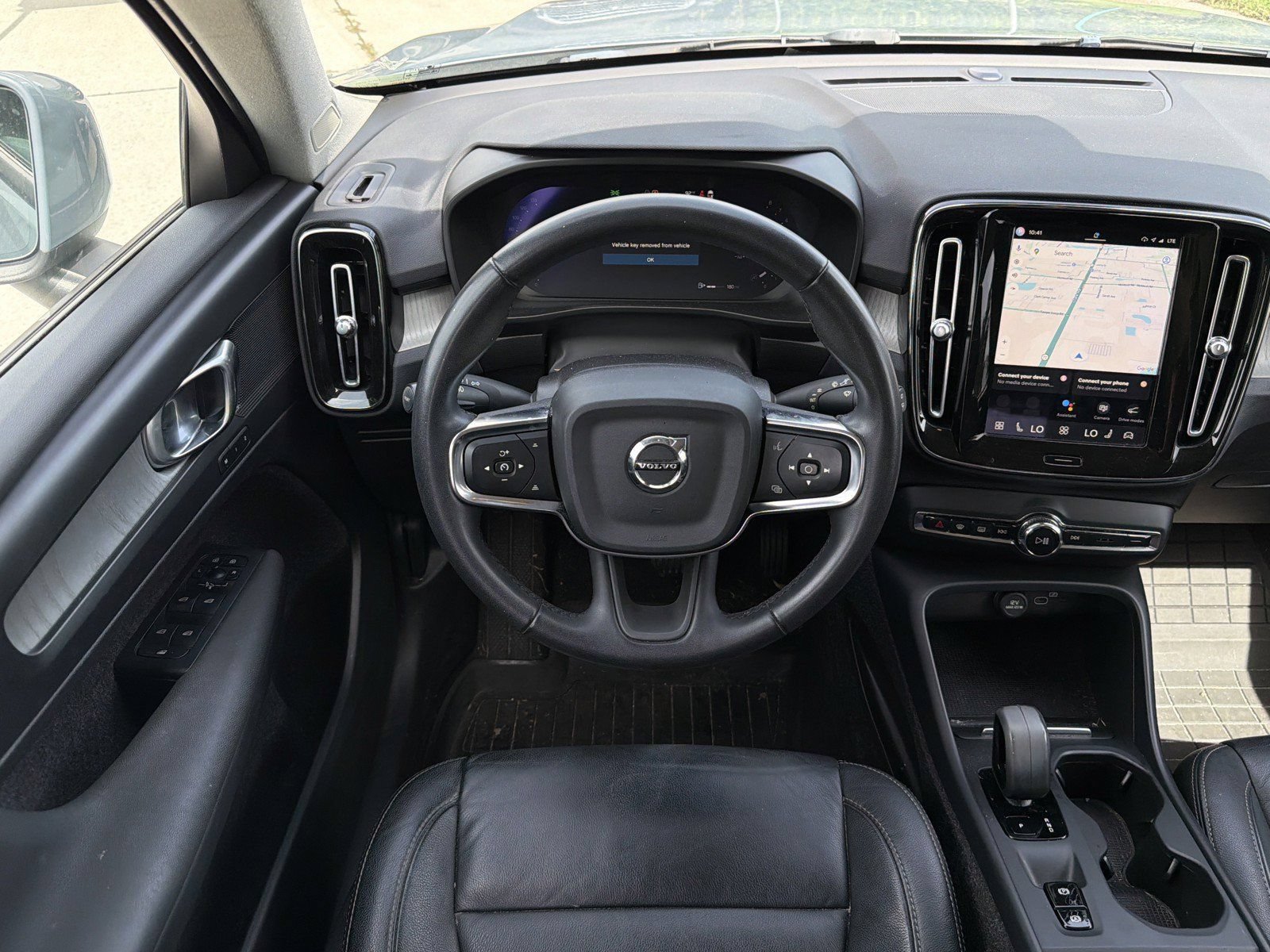 Used 2023 Volvo XC40 B4 Core w/ Convenience Package FWD image 14