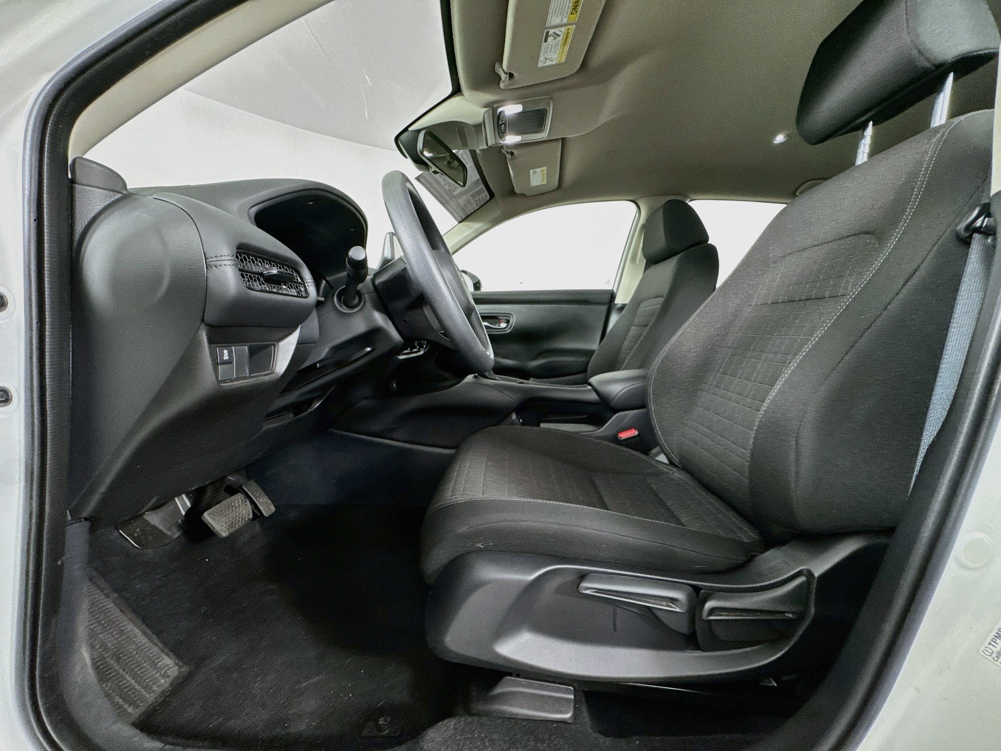 Used 2023 Honda HR-V LX image 19