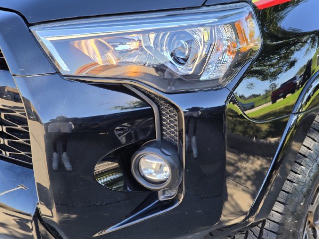 Used 2023 Toyota 4Runner 40th Anniversary SE AWD/4WD image 6