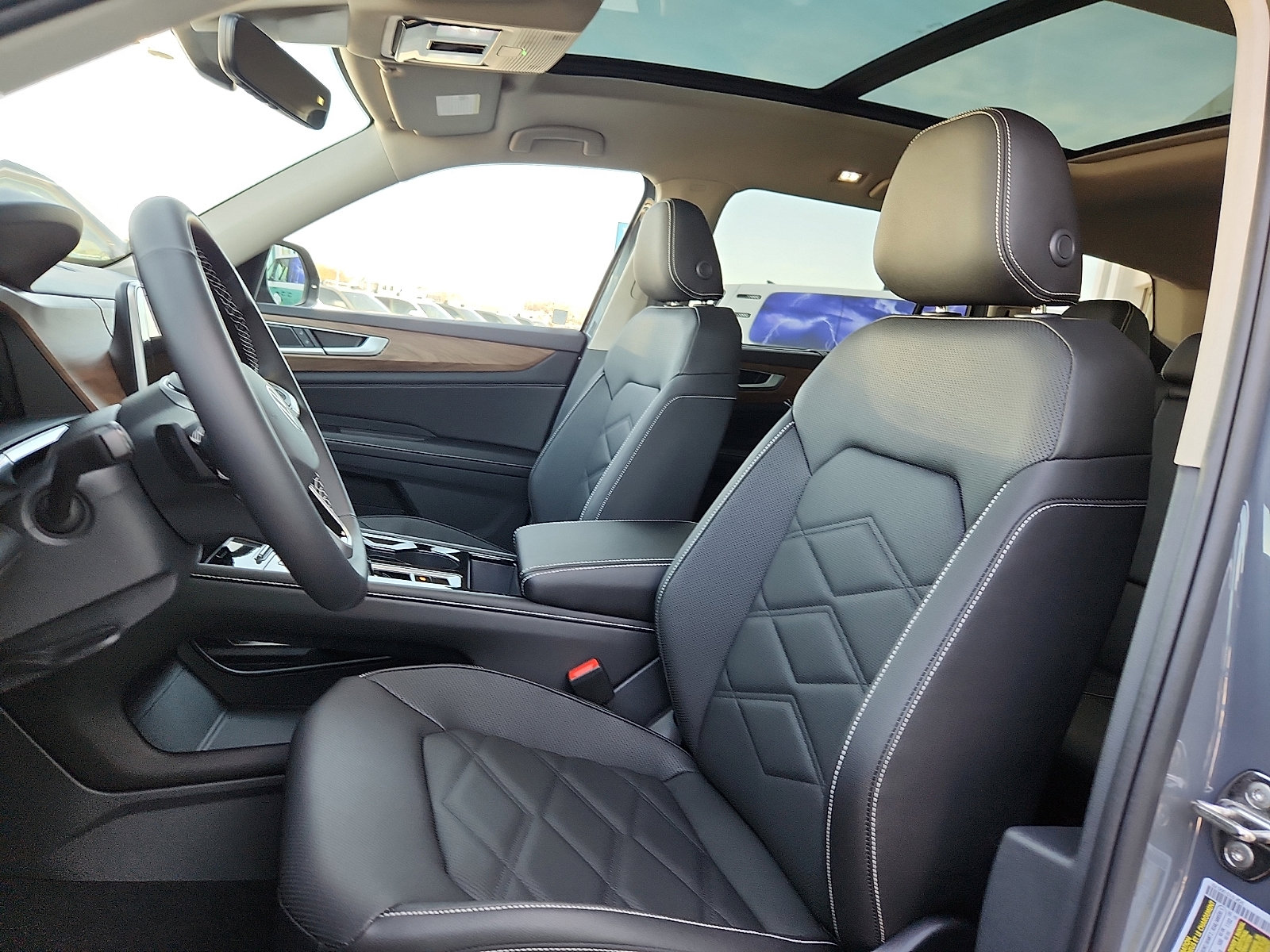 New 2026 Volkswagen Atlas SE image 13