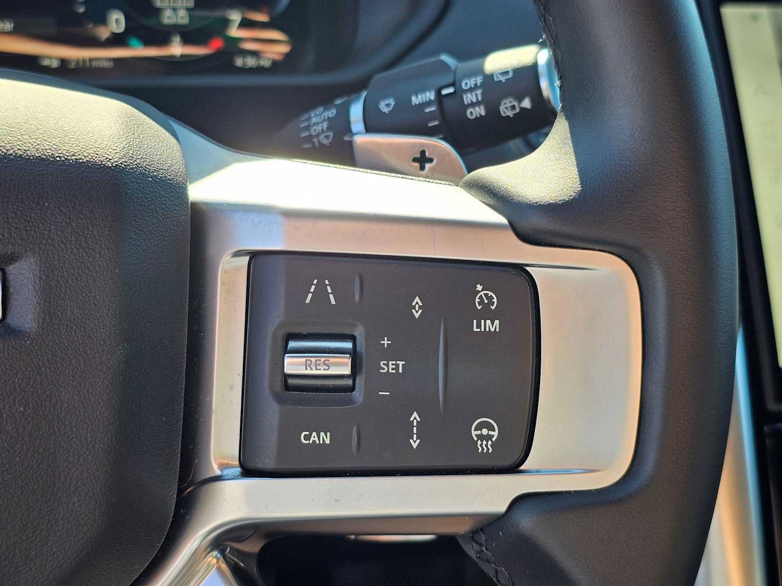 Used 2025 Land Rover Discovery S AWD/4WD image 29