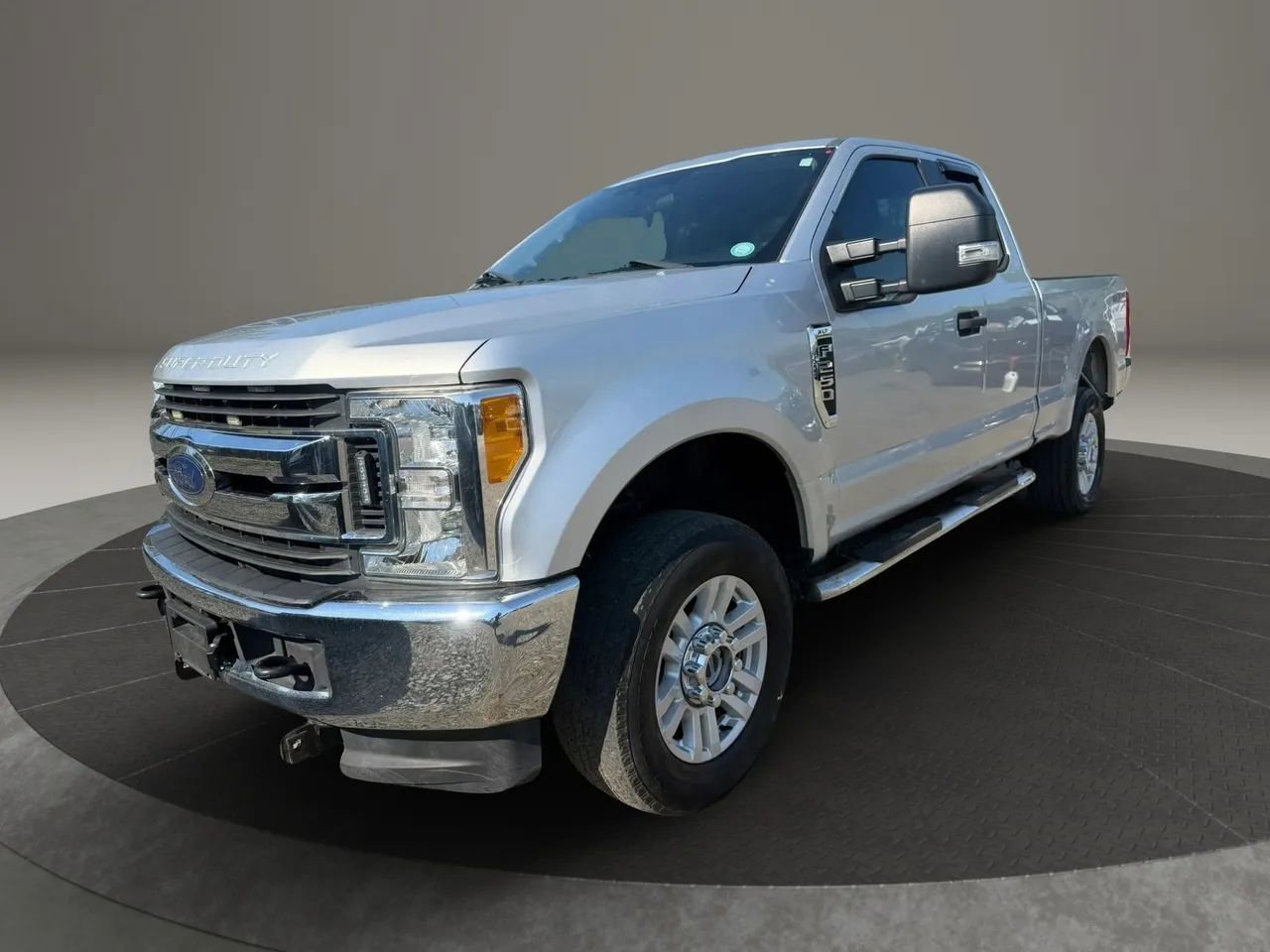 Used 2017 Ford F250 XLT AWD/4WD image 1
