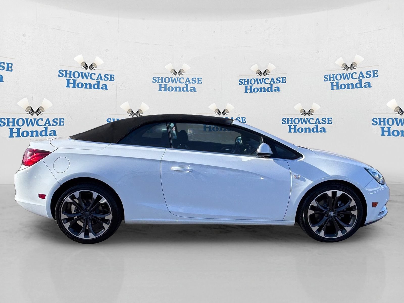 Used 2019 Buick Cascada Premium FWD image 9