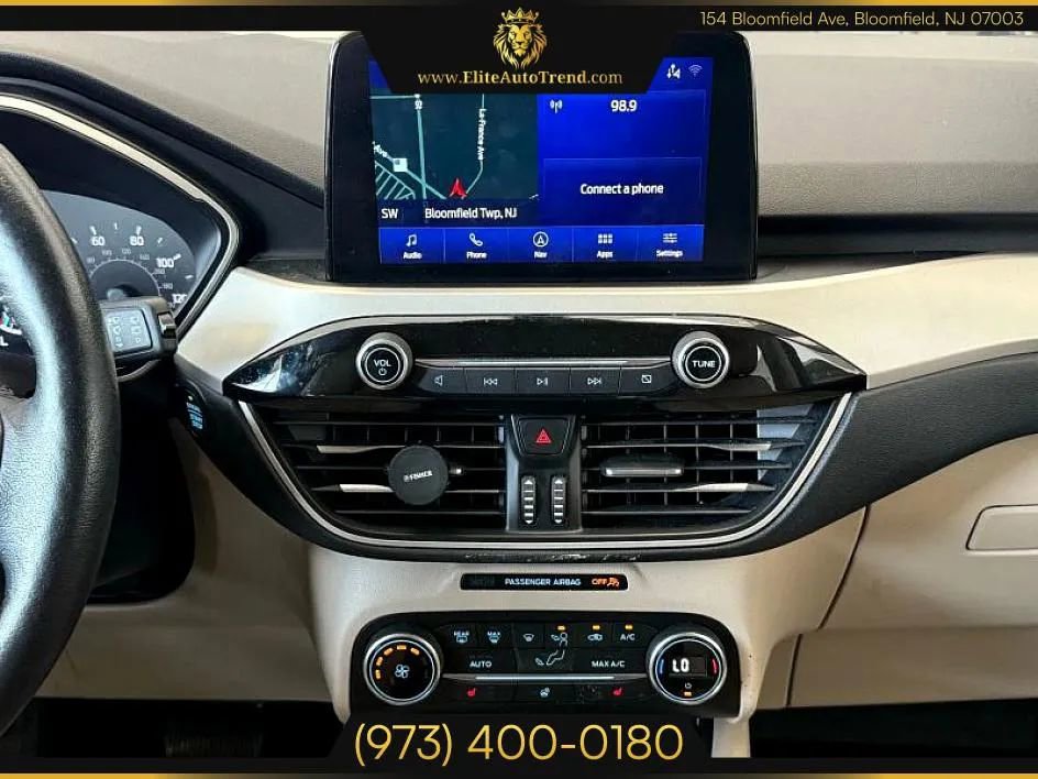 Used 2020 Ford Escape SEL image 15