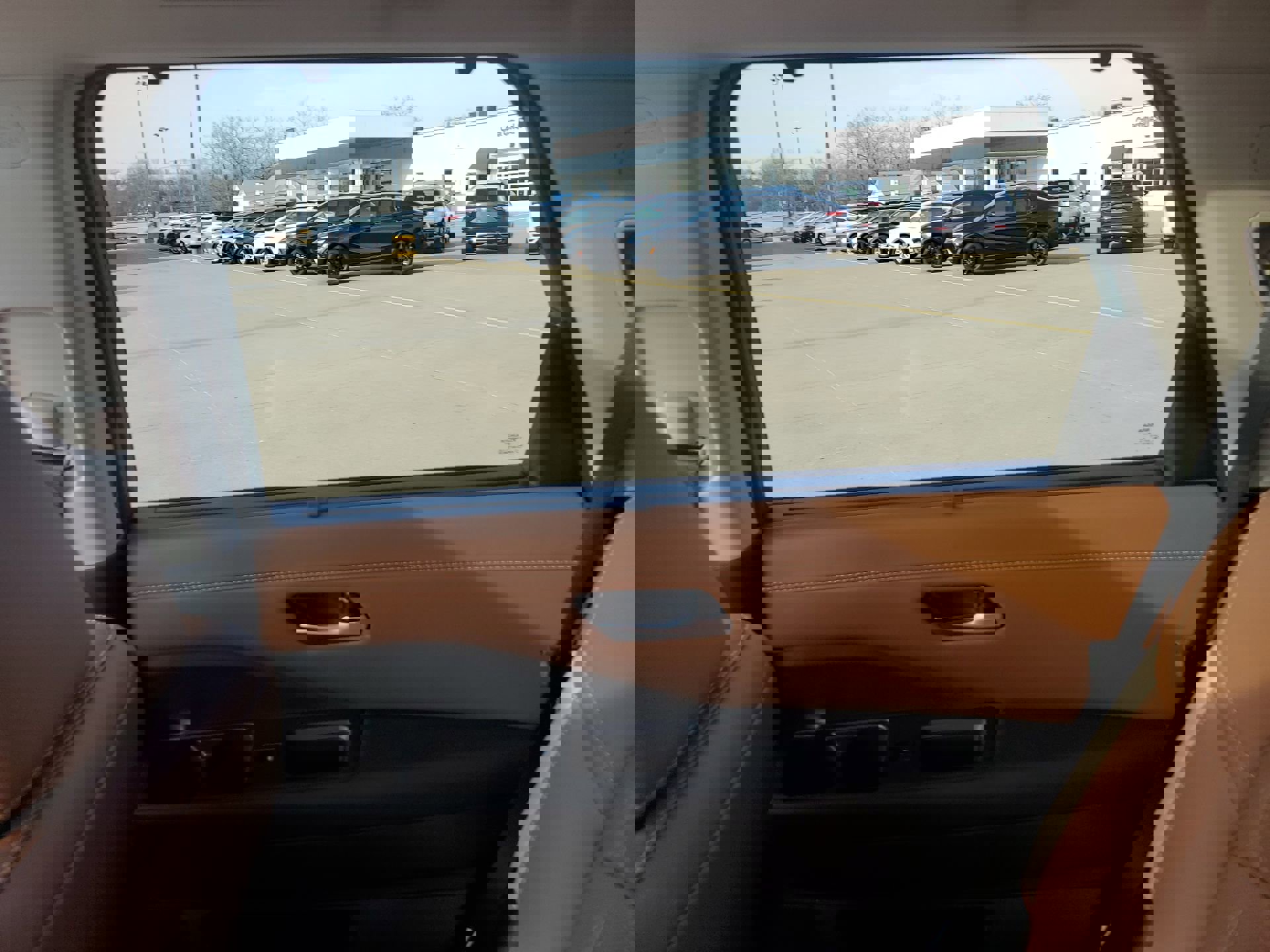 Used 2026 Nissan Pathfinder Platinum image 12