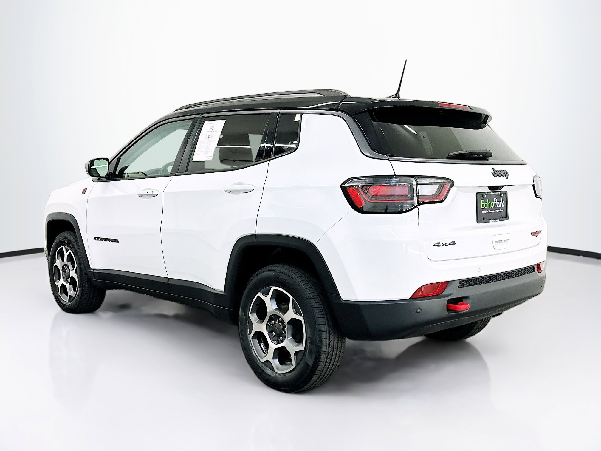 Used 2022 Jeep Compass Trailhawk w/ Trailhawk Elite Group image 5