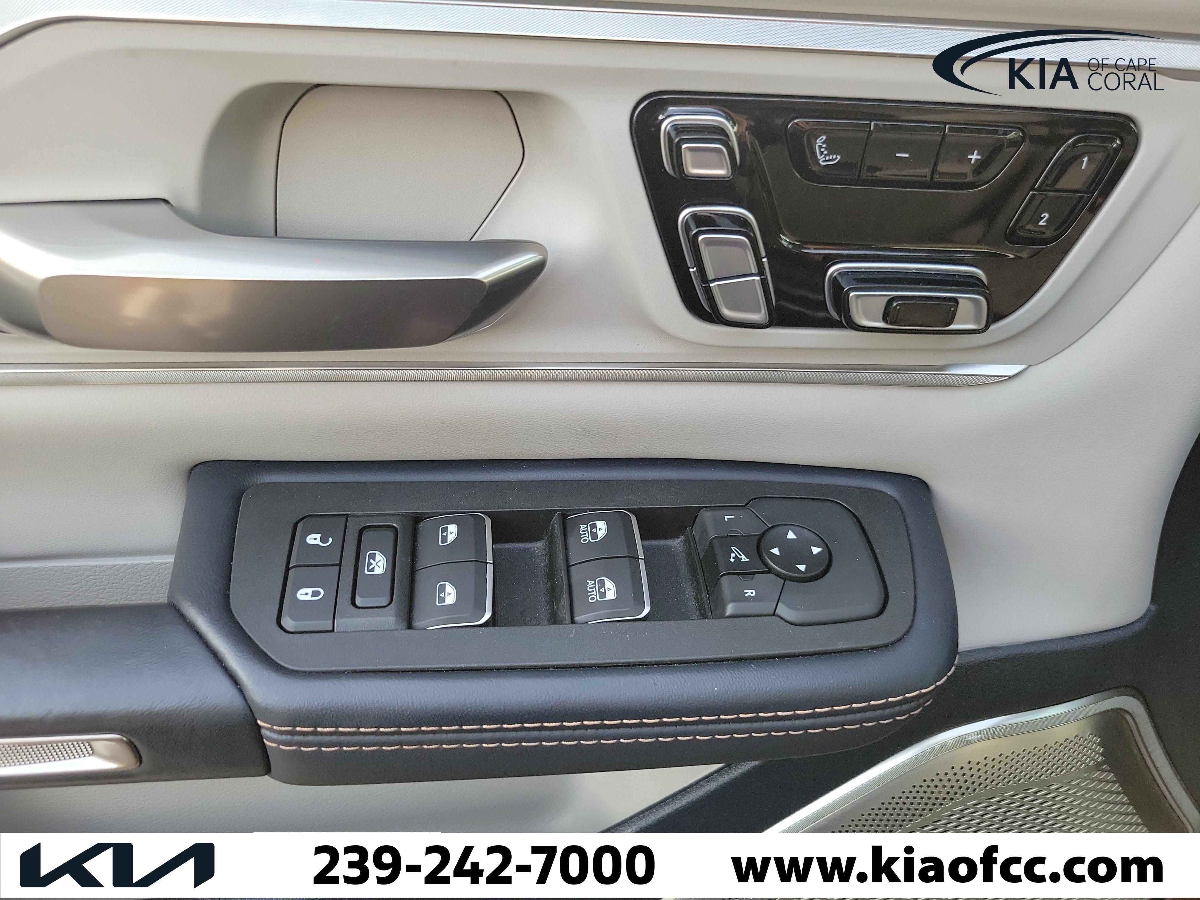 Used 2025 RAM 1500 Tungsten AWD/4WD image 25