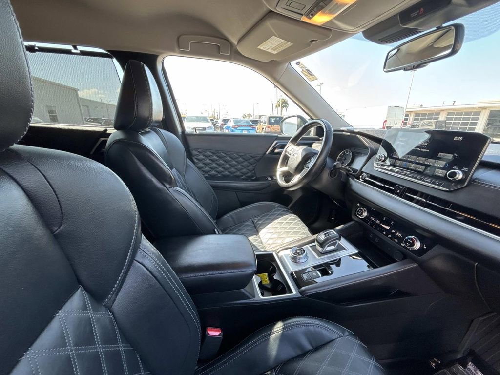 Used 2022 Mitsubishi Outlander SEL image 17