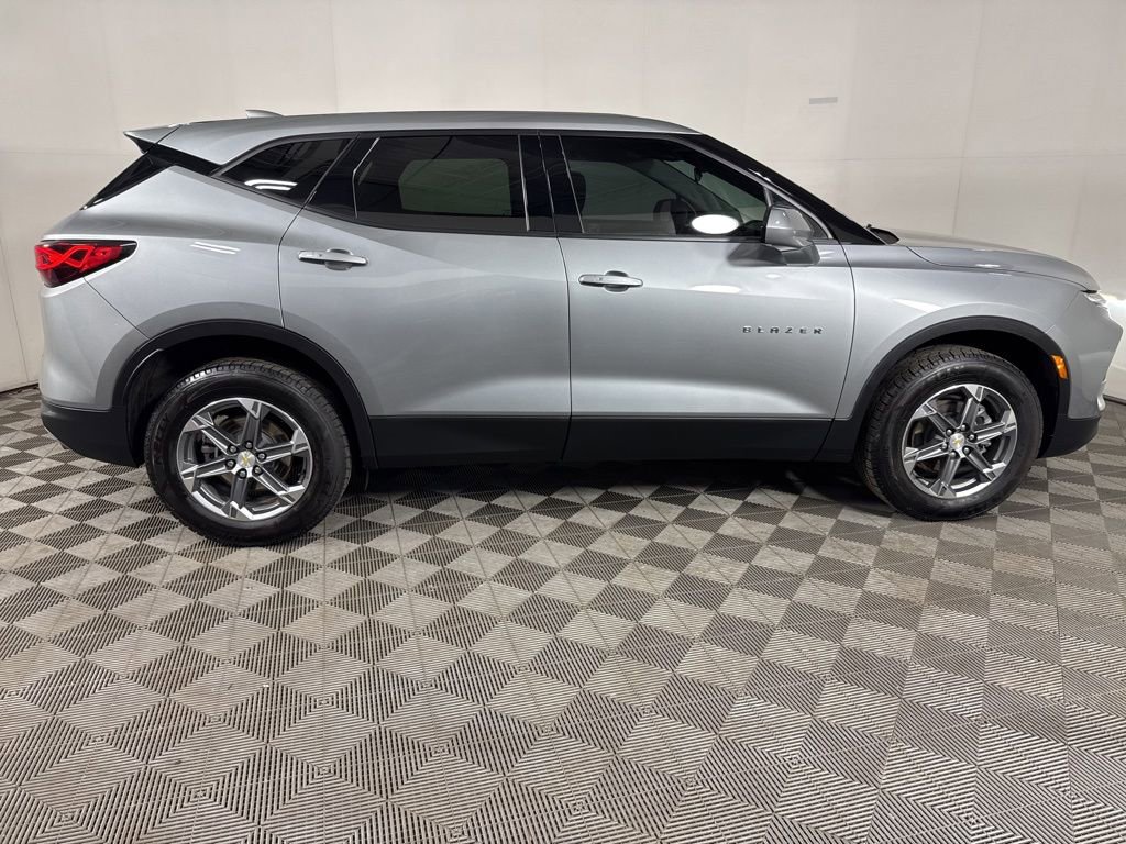 Used 2023 Chevrolet Blazer LT AWD/4WD image 11