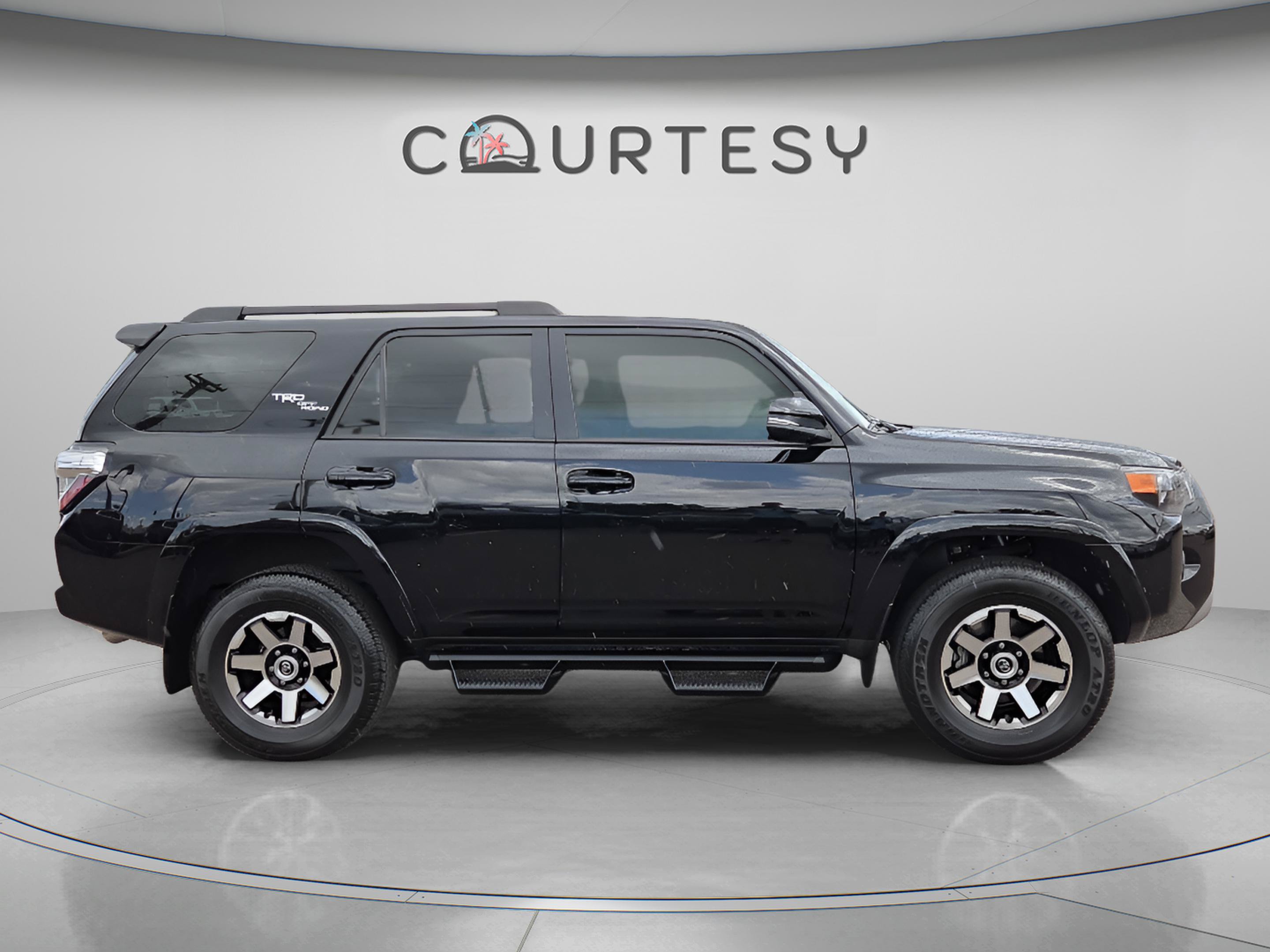 Certified 2021 Toyota 4Runner TRD Off-Road Premium w/ Moonroof Package AWD/4WD image 6