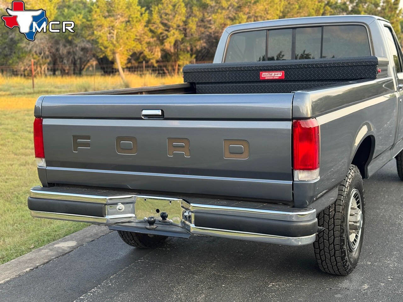 Used 1989 Ford F250 XL 2dr 4WD Standard Cab LB image 28