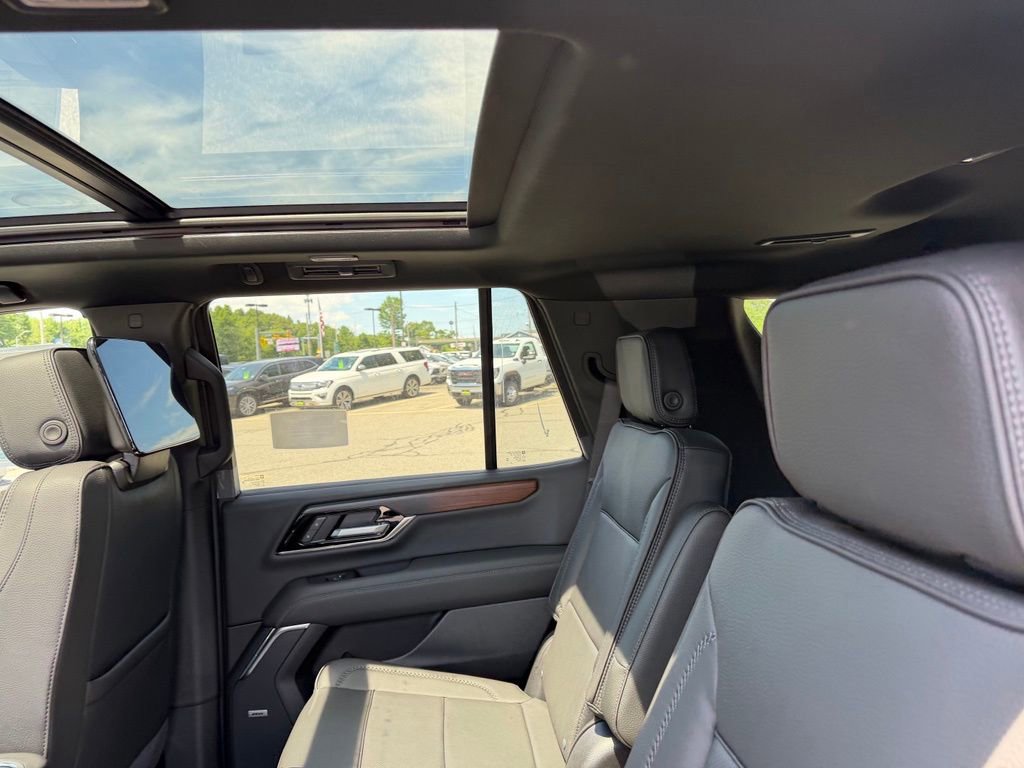 New 2026 GMC Yukon Denali w/ Denali Reserve Package AWD/4WD image 8