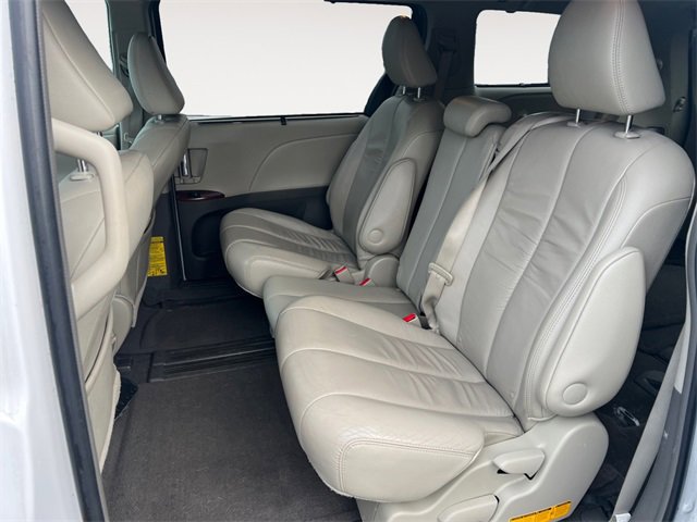 Used 2011 Toyota Sienna XLE image 13