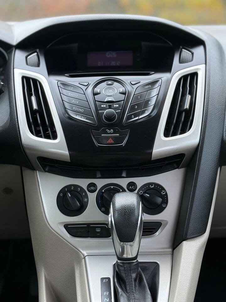 Used 2012 Ford Focus SE image 6