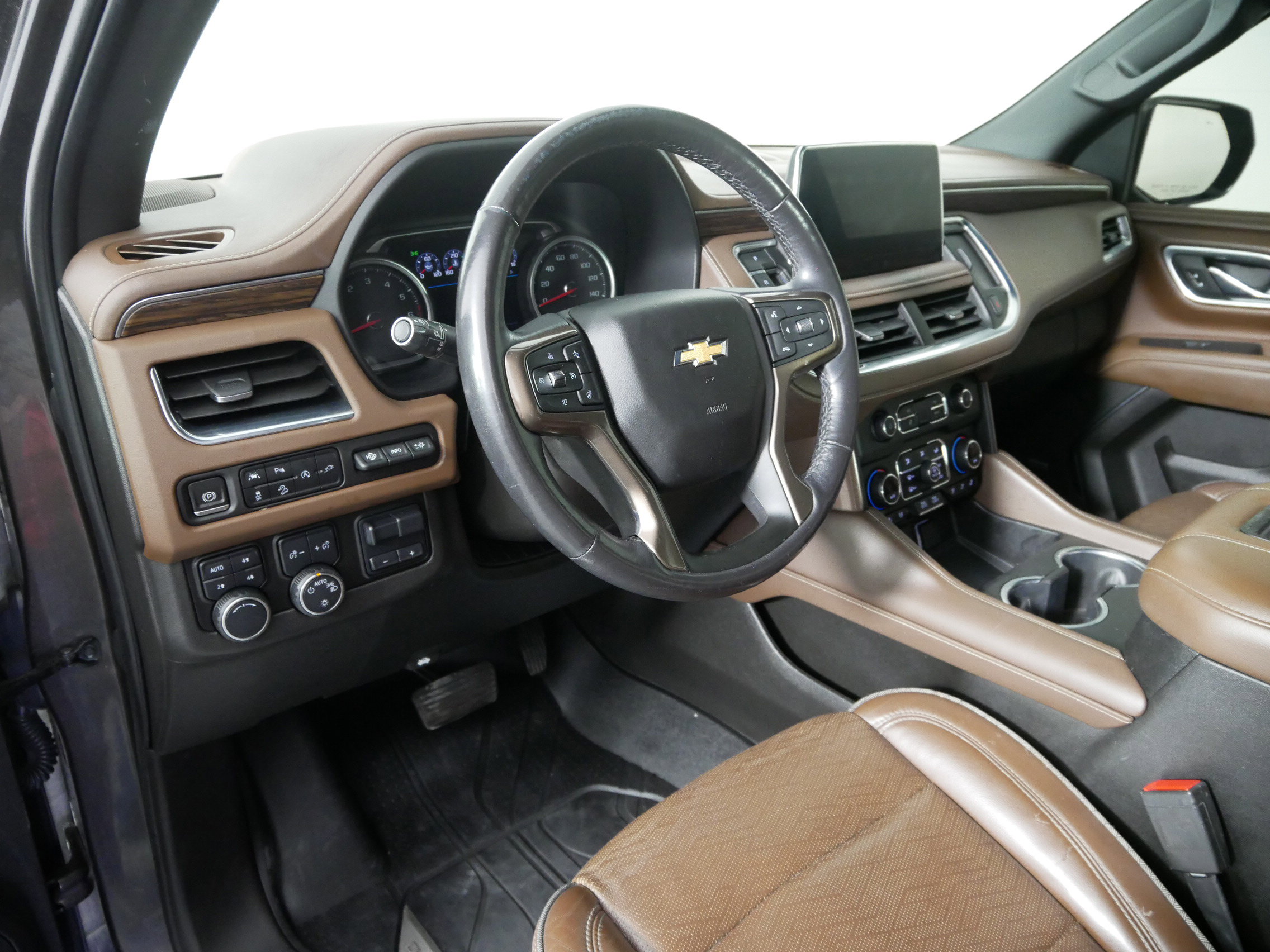 Used 2021 Chevrolet Tahoe High Country w/ Premium Package AWD/4WD image 10