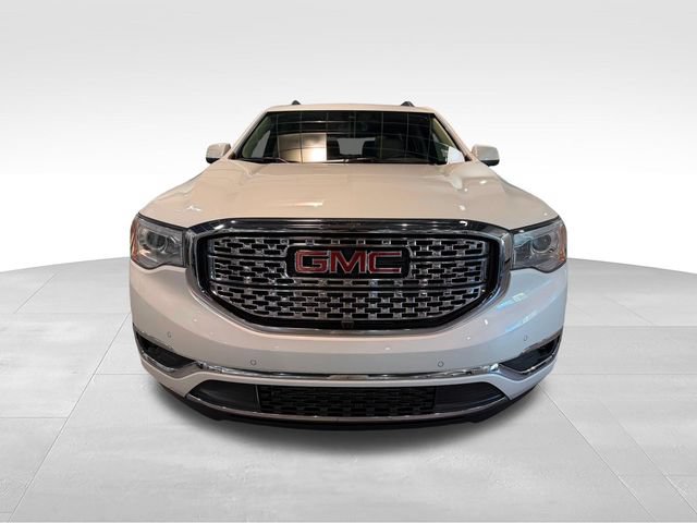 Used 2019 GMC Acadia Denali w/ Technology Package FWD image 2