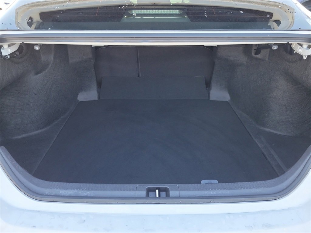 Used 2025 Toyota Camry SE image 11