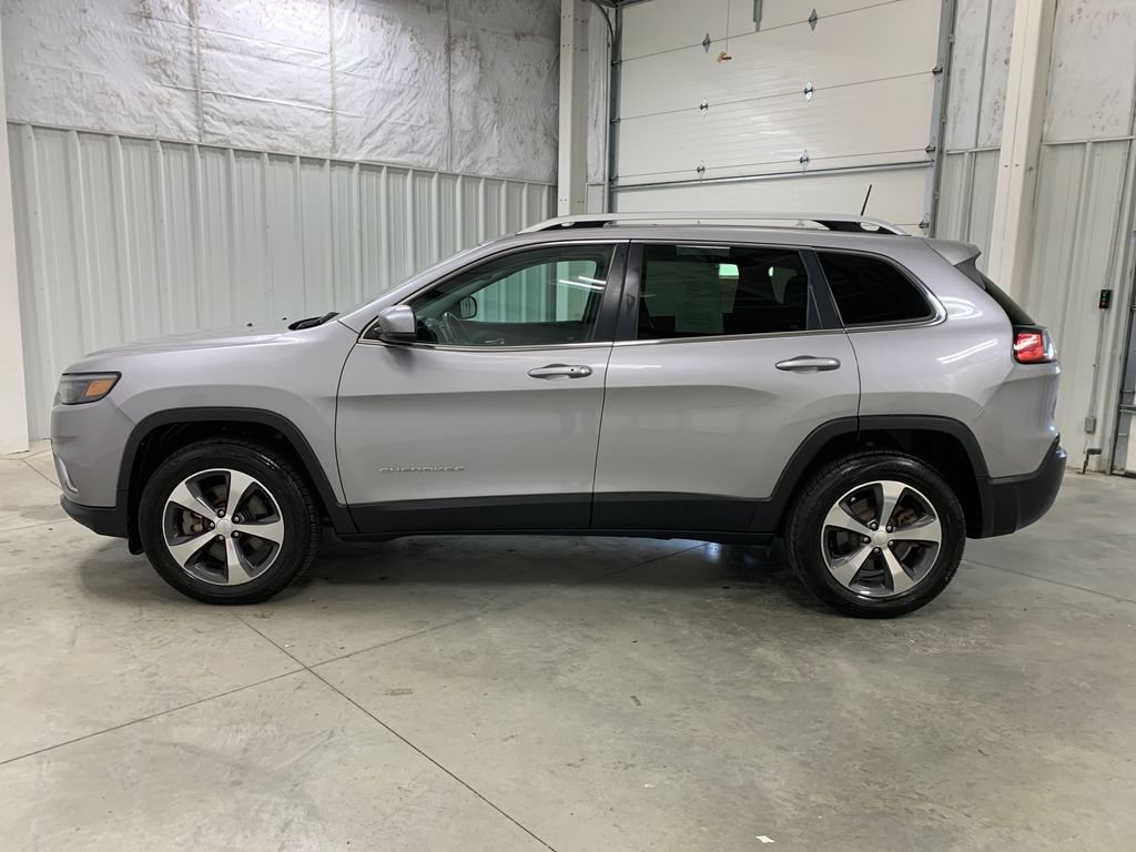 Used 2019 Jeep Cherokee Limited AWD/4WD image 23