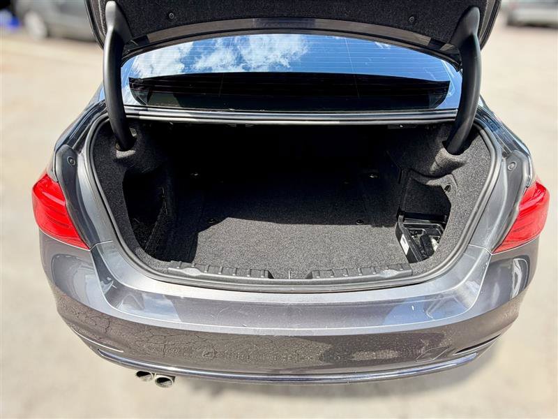Used 2016 BMW 328i Sedan RWD image 10