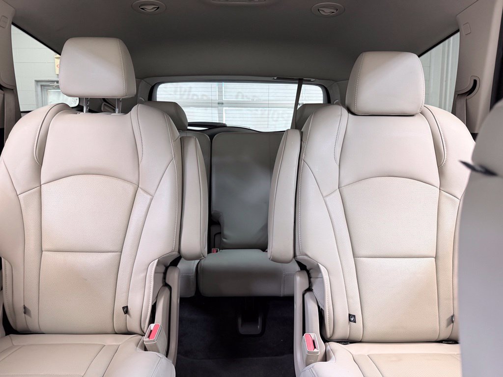 Used 2020 Buick Enclave Essence w/ Sound and Sites Package FWD image 18