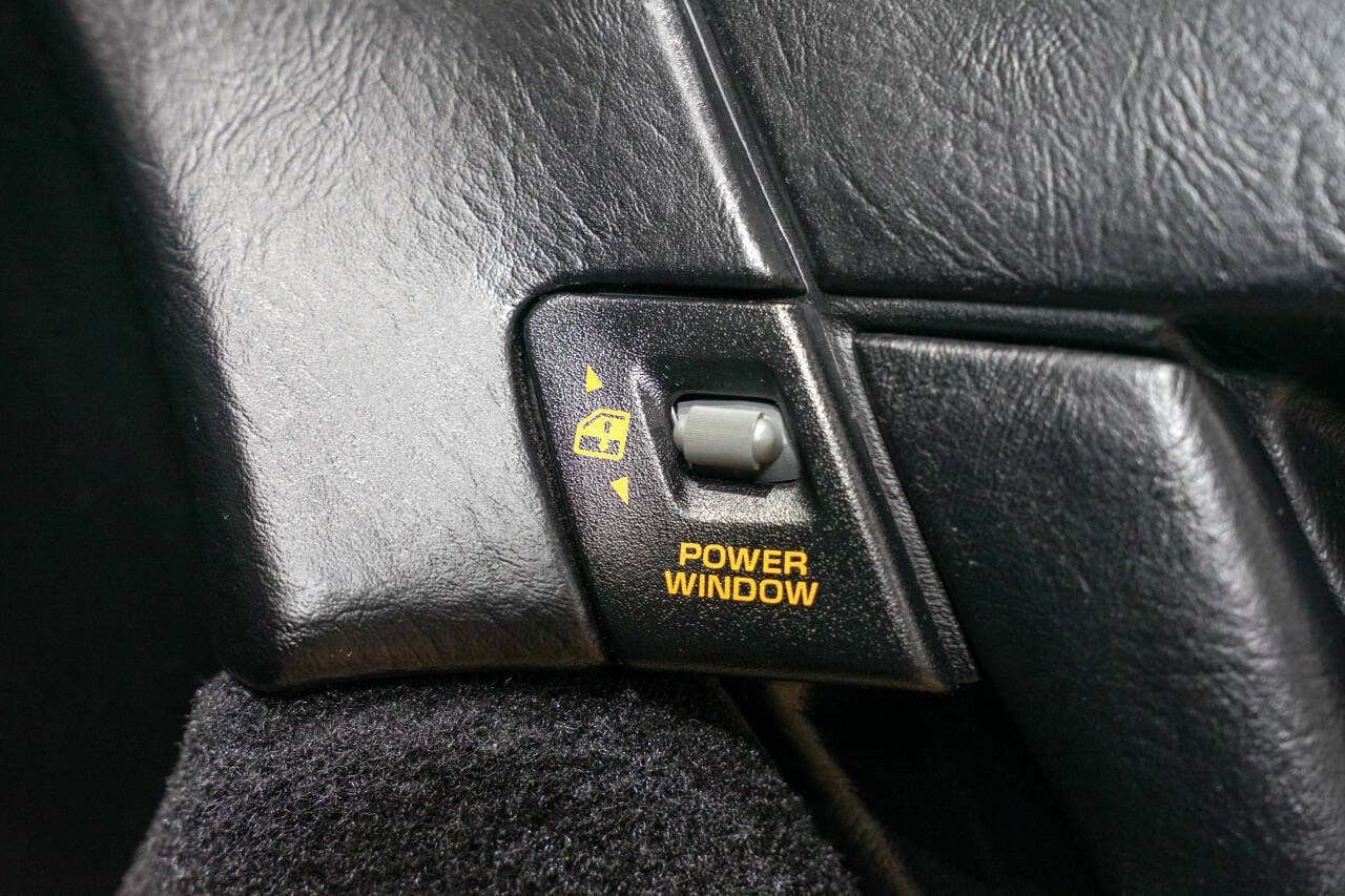 Used 1991 Chevrolet Corvette Coupe RWD image 38