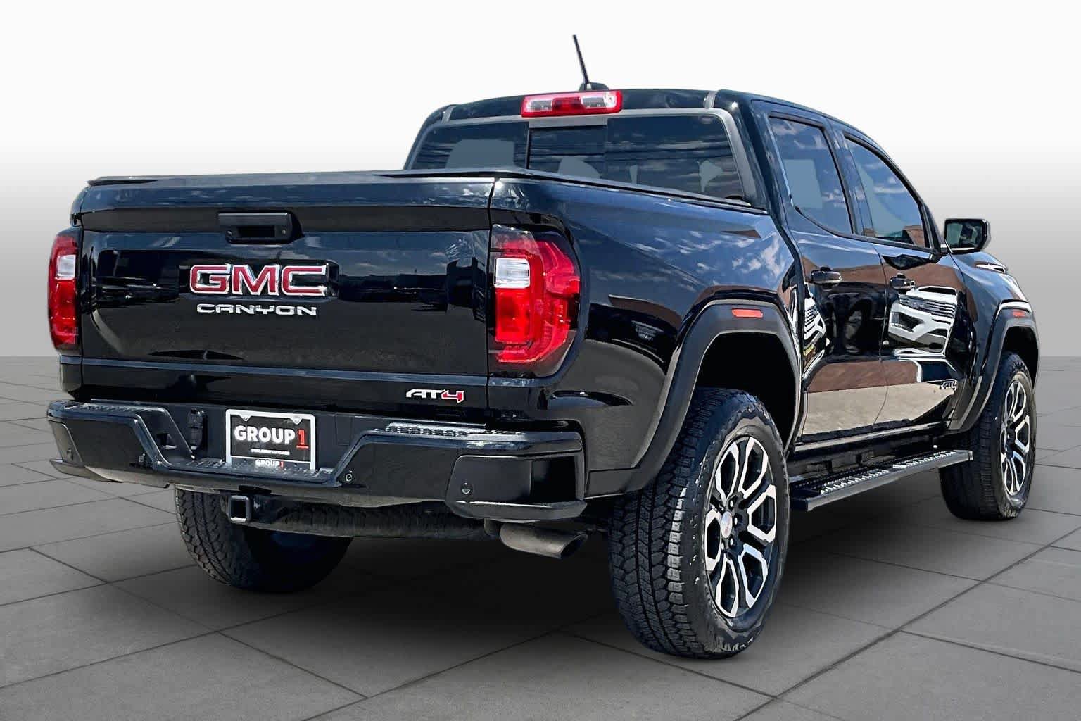 Used 2023 GMC Canyon AT4 w/ Canyon Safety Plus Package AWD/4WD image 13
