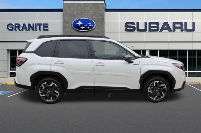 Used 2025 Subaru Forester Premium AWD/4WD image 12