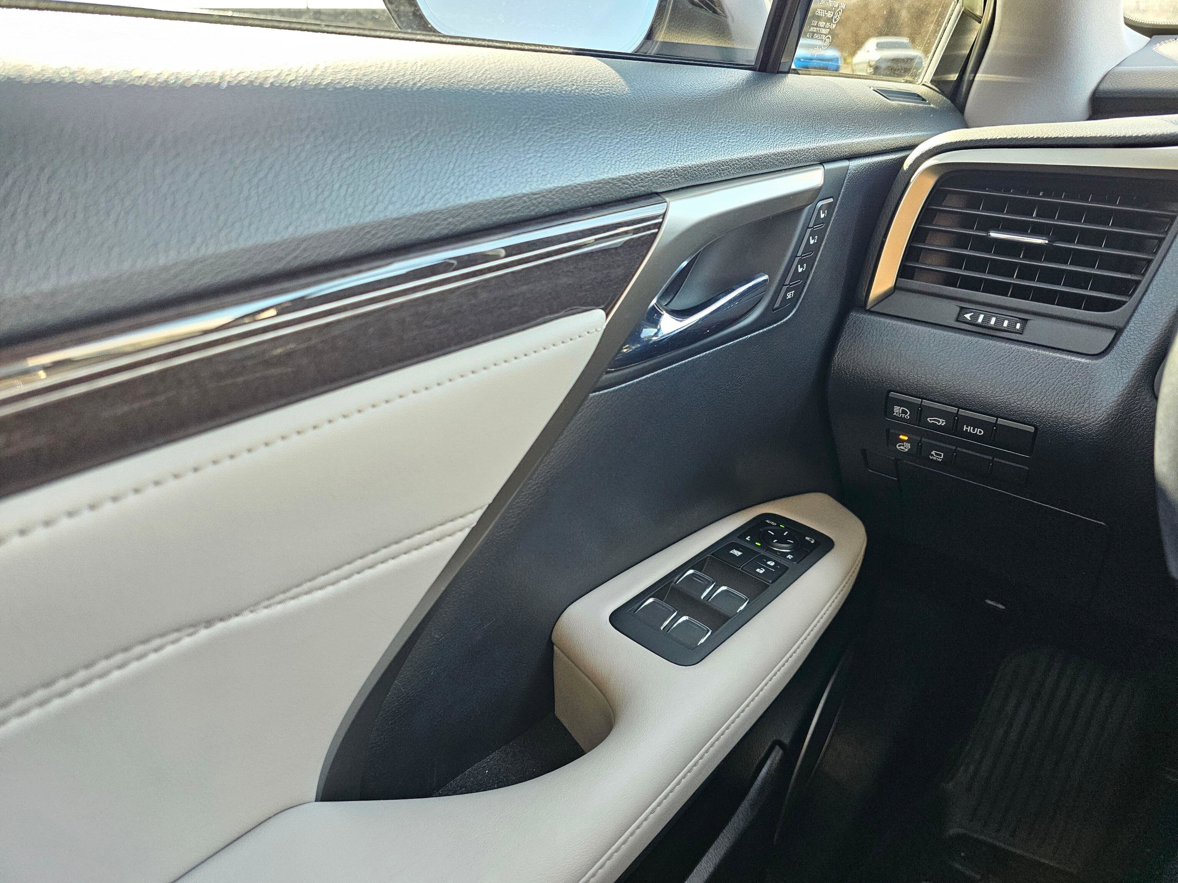 Used 2020 Lexus RX 350L Luxury w/ Accessory Package image 30