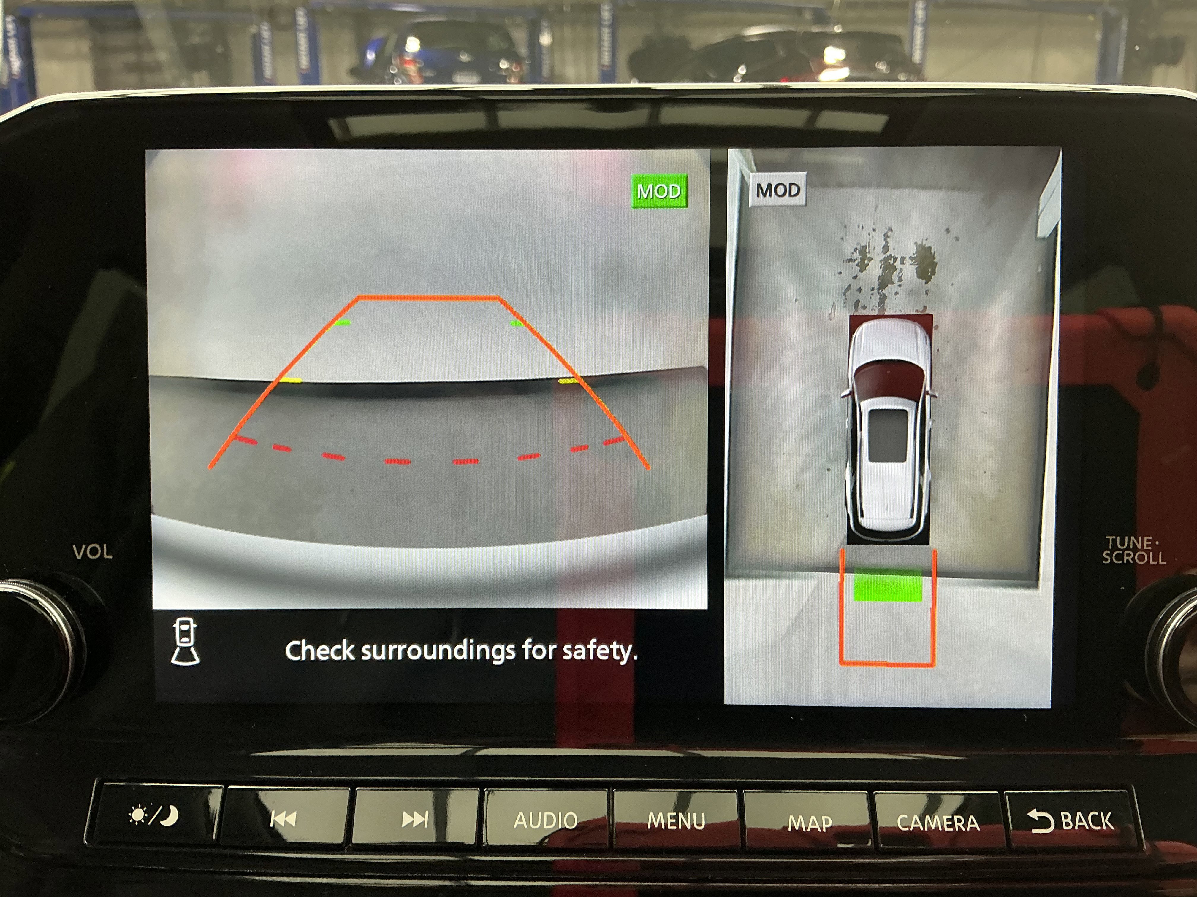 Used 2024 Nissan Pathfinder Platinum image 27