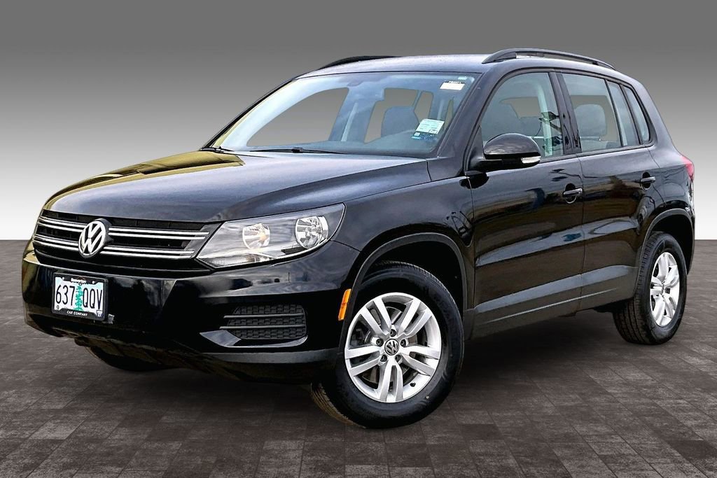 Used 2017 Volkswagen Tiguan S image 2