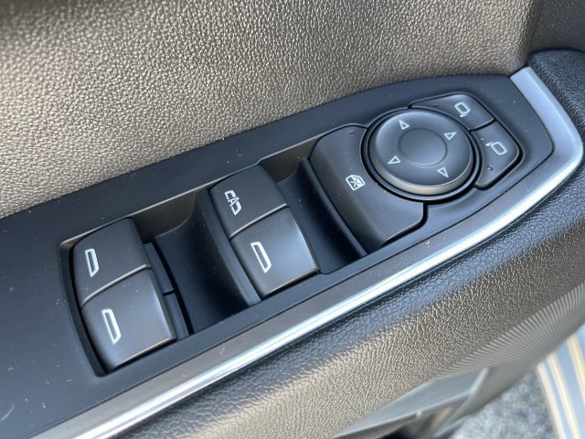 Used 2023 Chevrolet Silverado 1500 LT AWD/4WD image 13