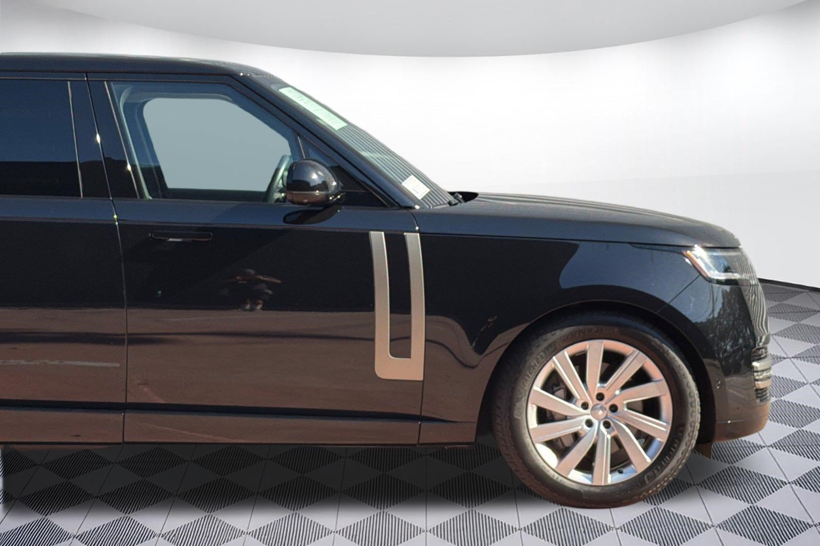 Used 2024 Land Rover Range Rover Long Wheelbase SE AWD/4WD image 37