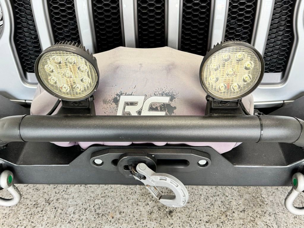 Certified 2023 Jeep Gladiator Willys image 23