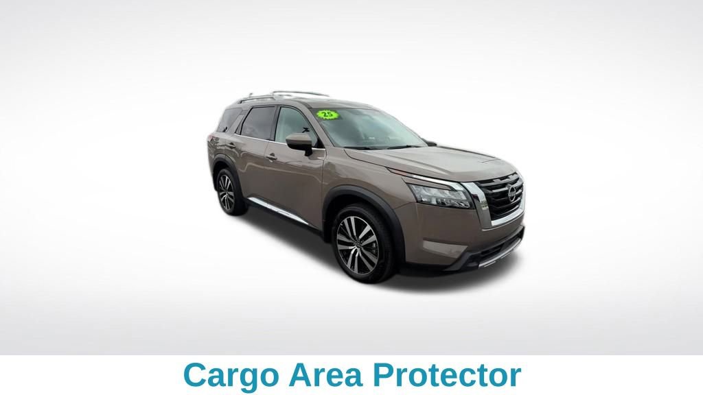 Used 2025 Nissan Pathfinder Platinum image 9