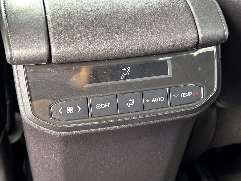 Used 2021 Toyota Highlander Limited AWD/4WD image 25